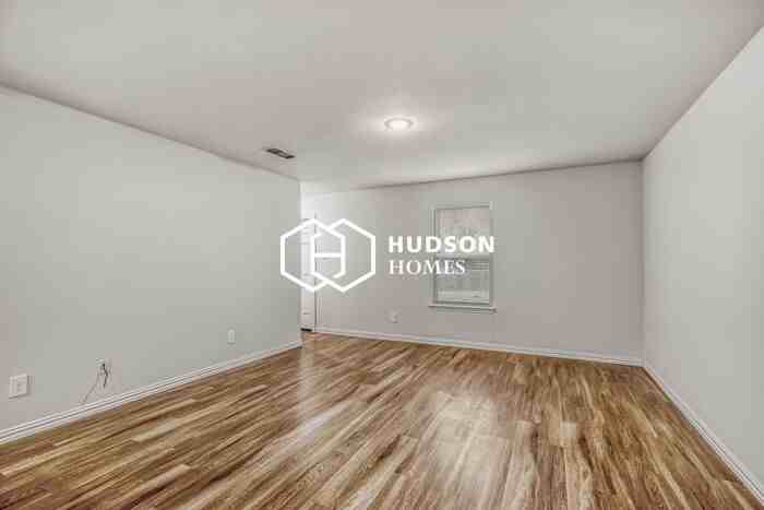 2907 Texas St - Photo 3 of 14