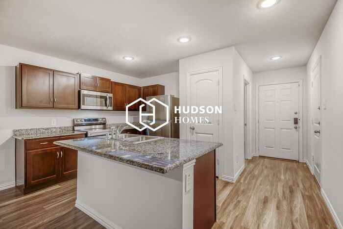 2907 Texas St - Photo 5 of 14