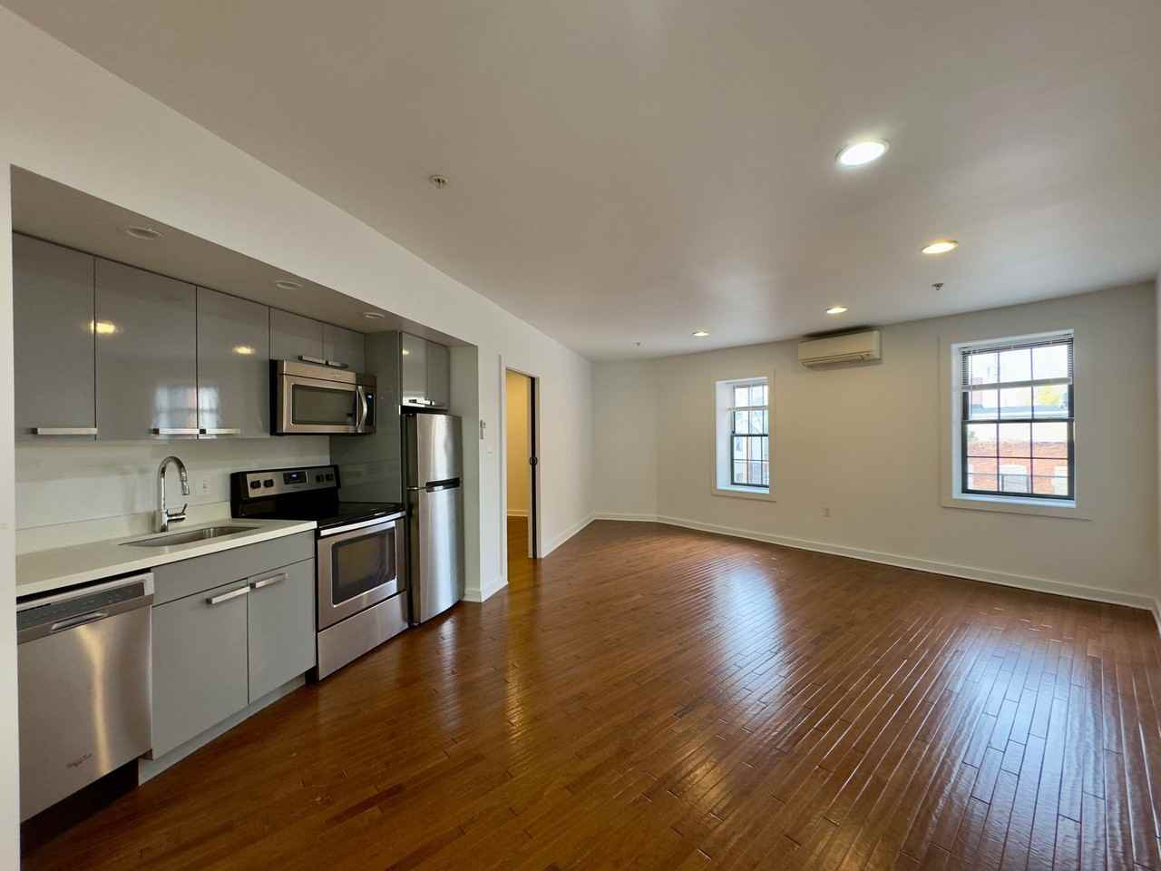 THE PORTLAND APARTMENTS - Photo 4 of 14