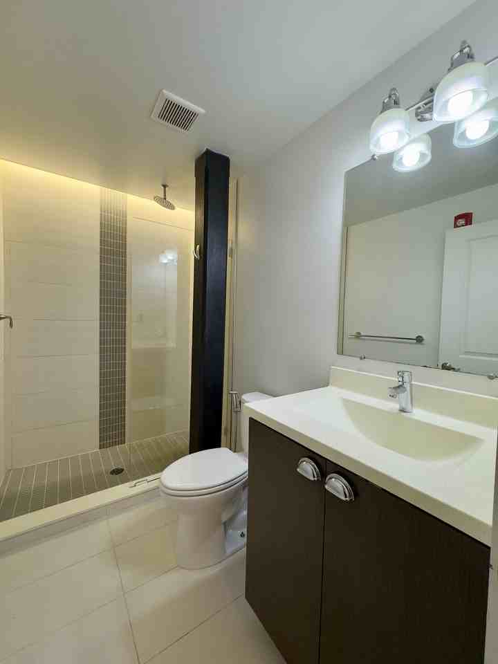 THE PORTLAND APARTMENTS - Photo 6 of 14