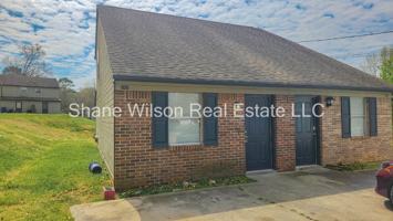 featured image of 3321 Steeple Cir Ne