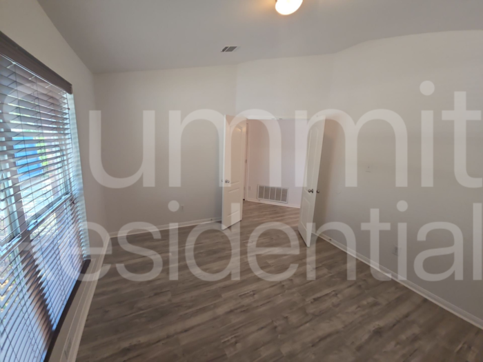 514 Hidden Brook Ln - Photo 2 of 25