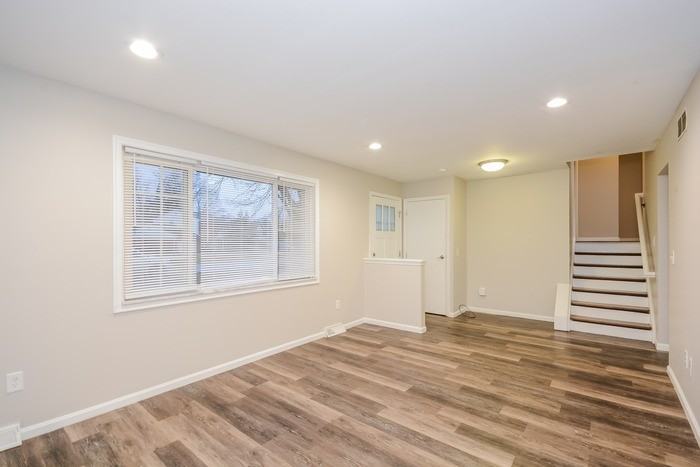 853 Meadow Ridge Dr - Photo 5 of 13