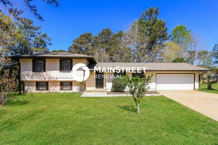 2101 Ann Ct Se - Photo 2 of 17