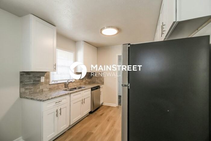 2101 Ann Ct Se - Photo 7 of 17