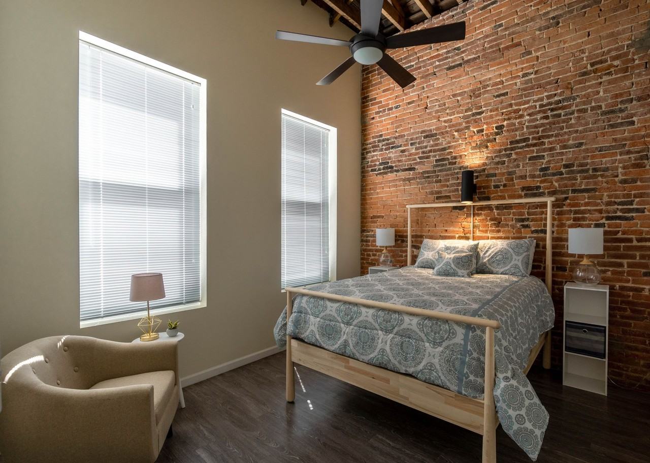 108 W 6th Street - Photo 4 of 12