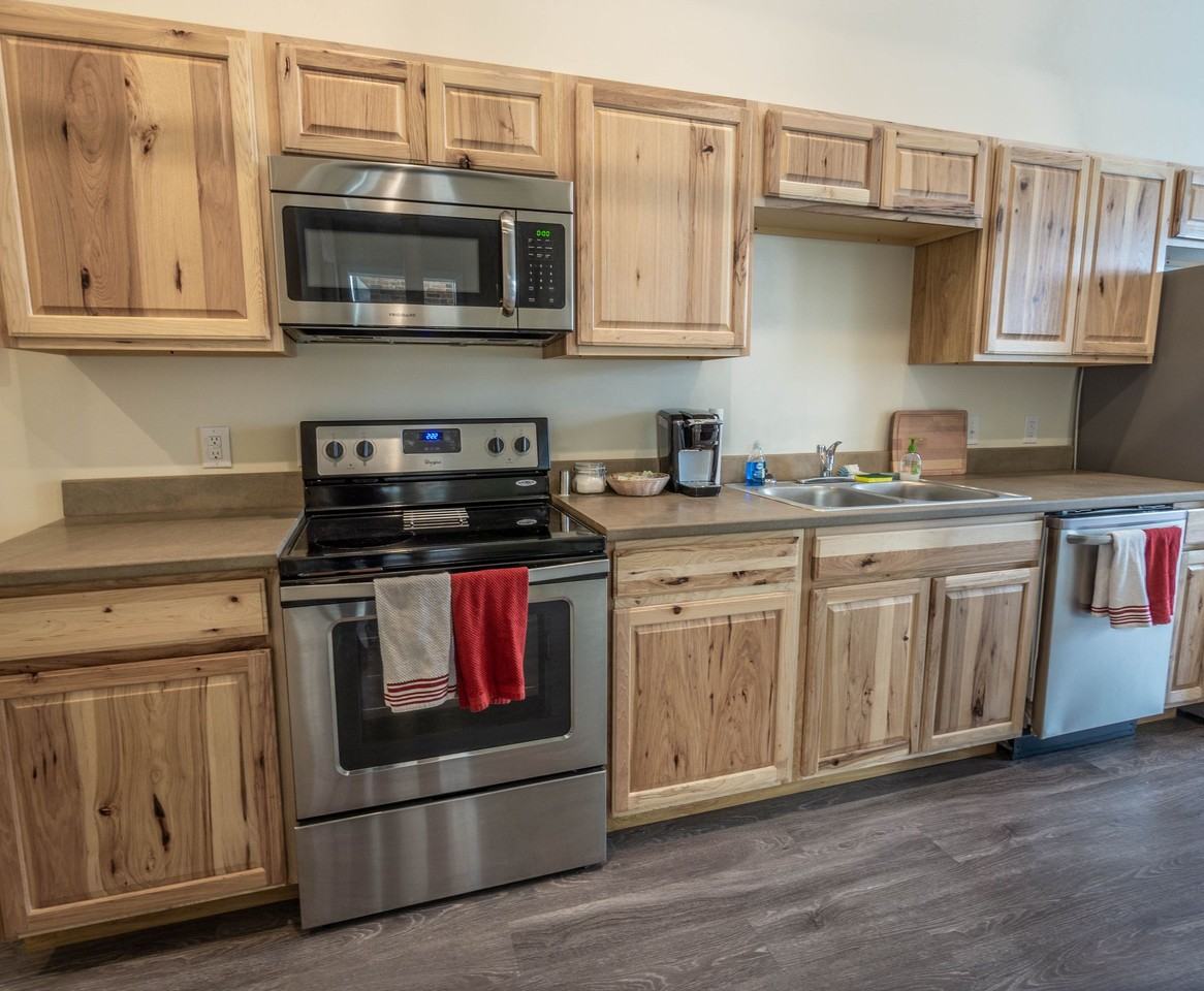 108 W 6th Street - Photo 5 of 12