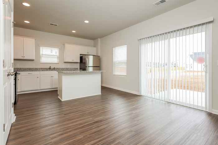 267 Clydesdale Cir - Photo 3 of 14