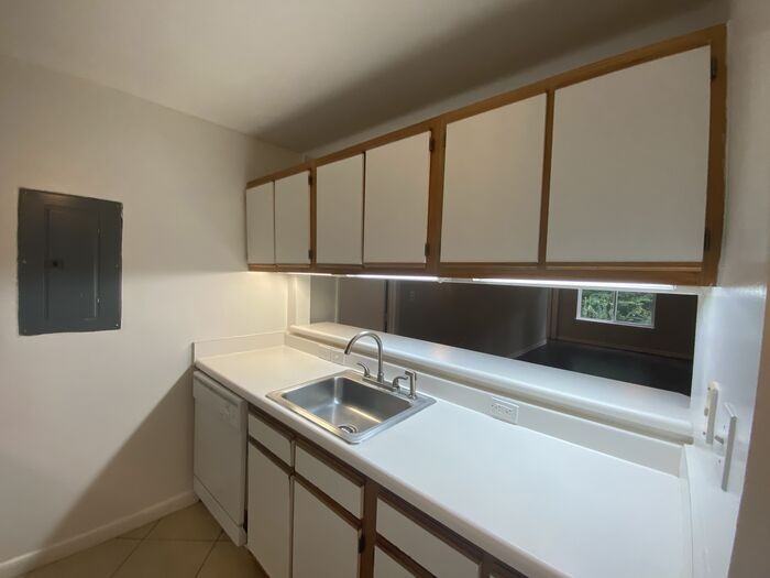 1341 Crab Orchard Dr - Photo 4 of 23