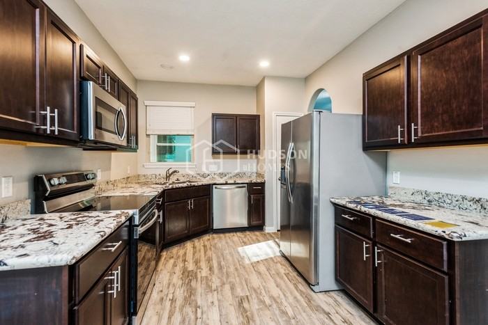 11243 Glenforest Dr - Photo 6 of 18