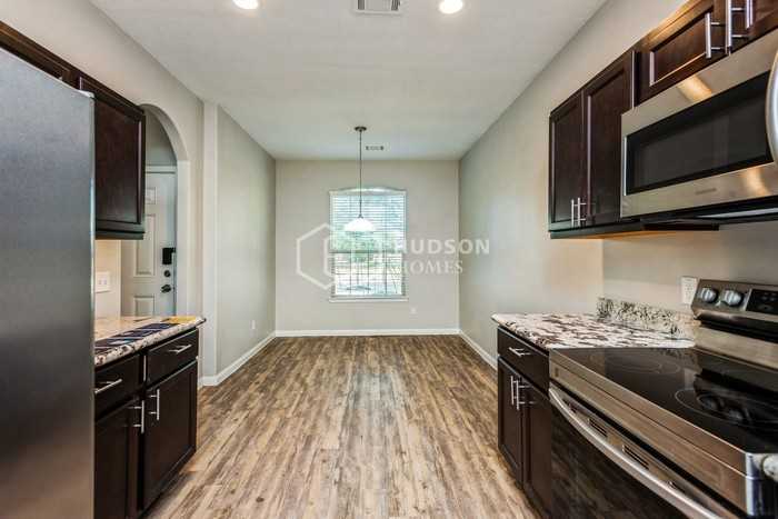 11243 Glenforest Dr - Photo 7 of 18