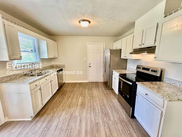 280 Summer Pond Trl - Photo 3 of 34