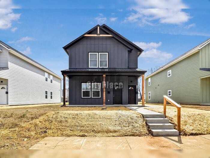 1135 W 21st St - Photo 4 of 19