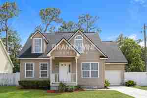 featured image of 3712 Forest Blvd