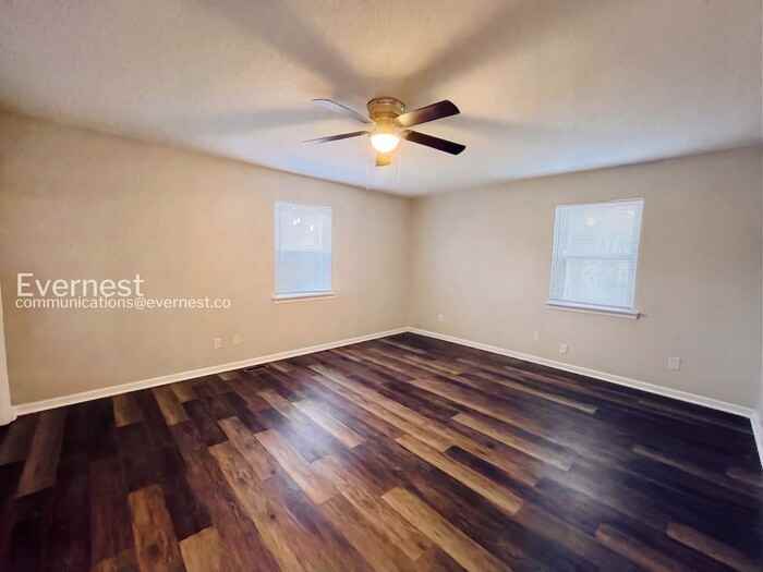 701 Summit Ave #B - Photo 7 of 17