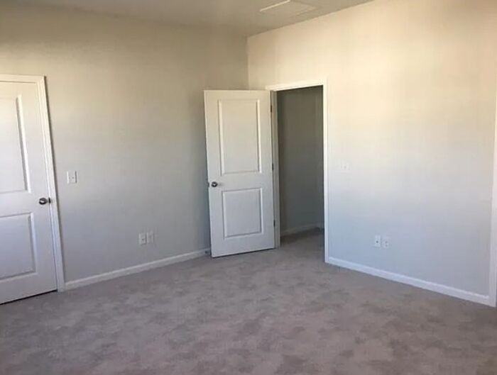 365 Spindlewood Way - Photo 6 of 9