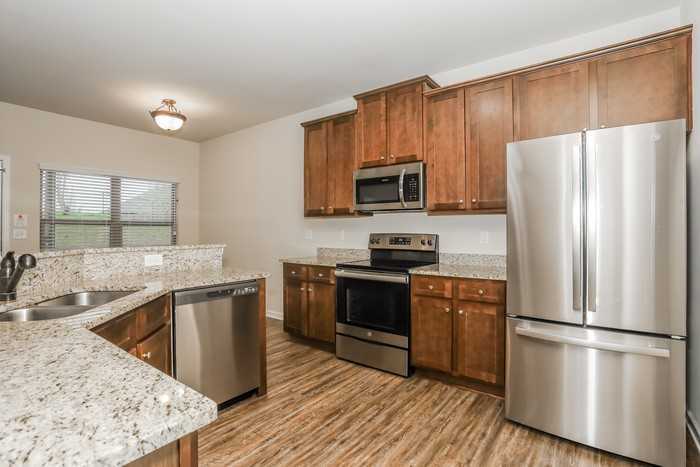 428 Concord Ter - Photo 7 of 16