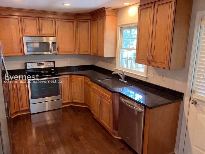 2316 Horsley Dr - Photo 3 of 17