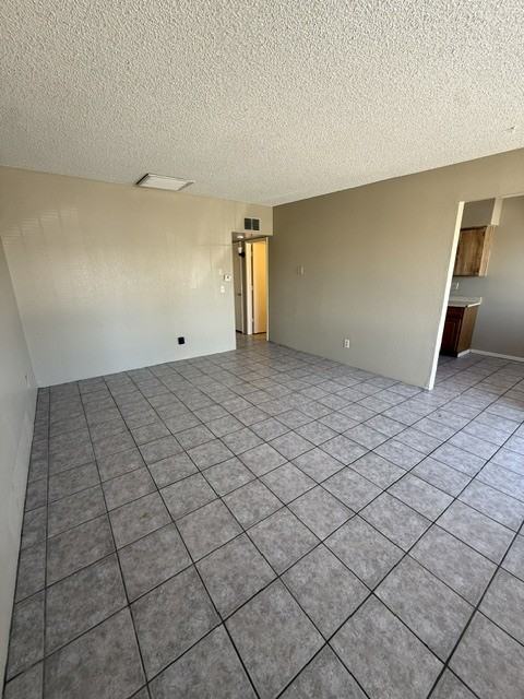 5711 E 26th St #B - Photo 4 of 16