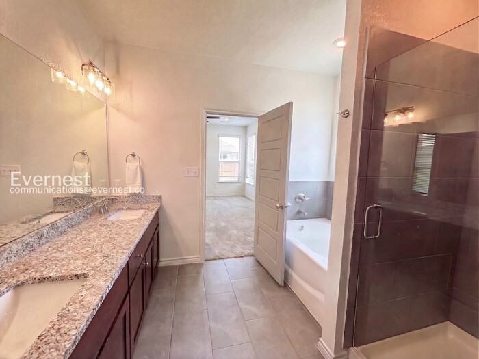 854 Freedom Cir - Photo 6 of 21