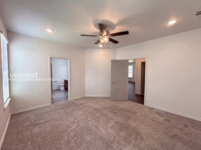 854 Freedom Cir - Photo 7 of 21