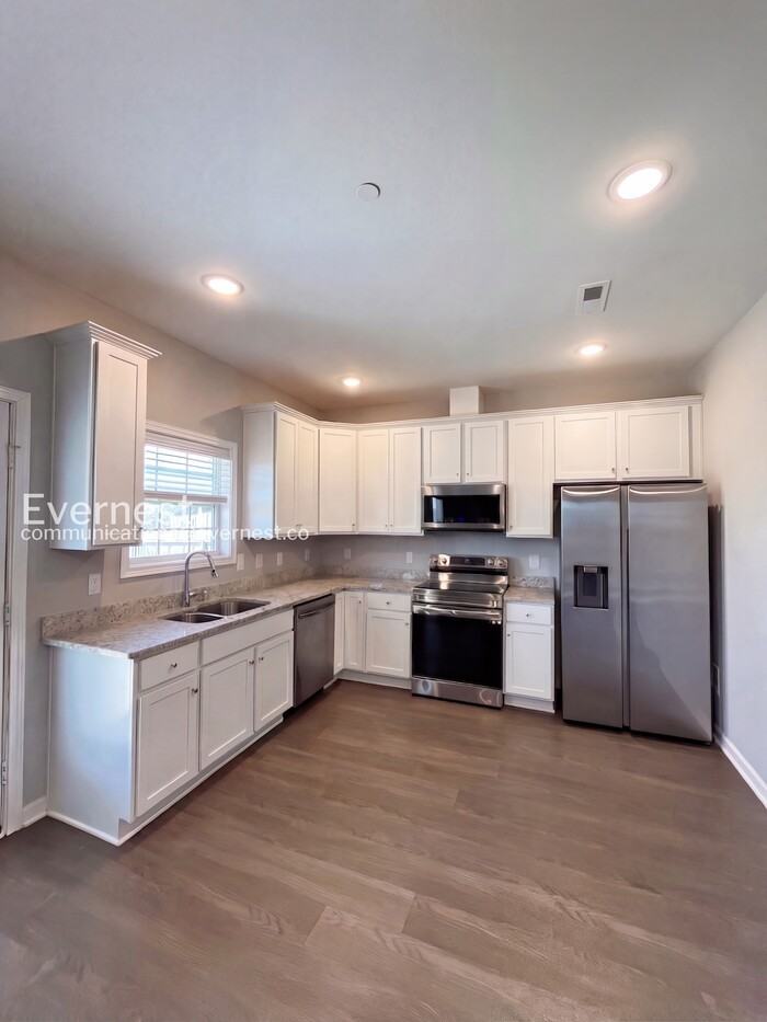 1109 Prospect Ct - Photo 4 of 31