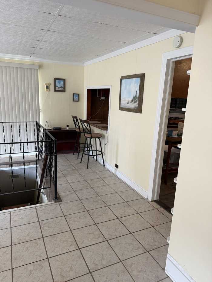 3002 Cemetary Dr - Photo 7 of 23