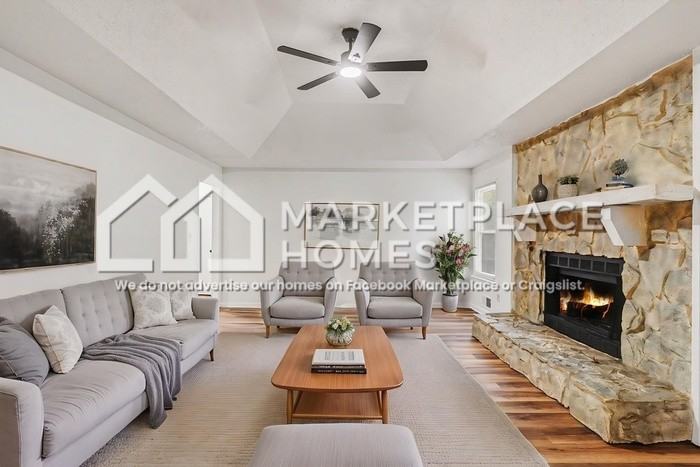 145 Springvalley Way - Photo 4 of 22