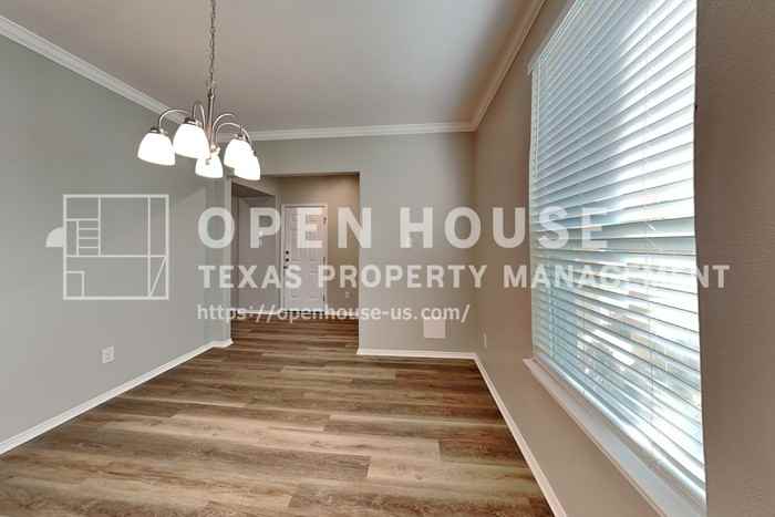 1112 Foxglove Ln - Photo 6 of 22