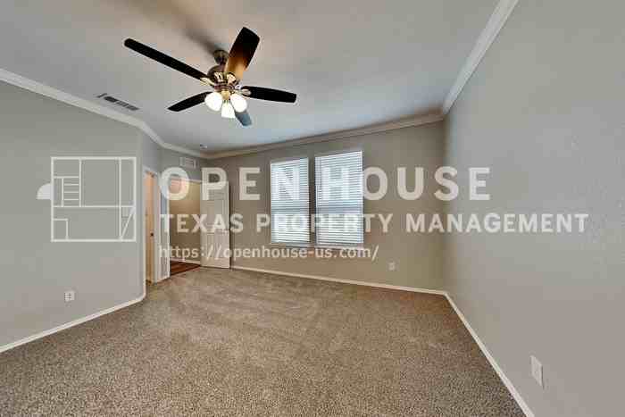1112 Foxglove Ln - Photo 7 of 22
