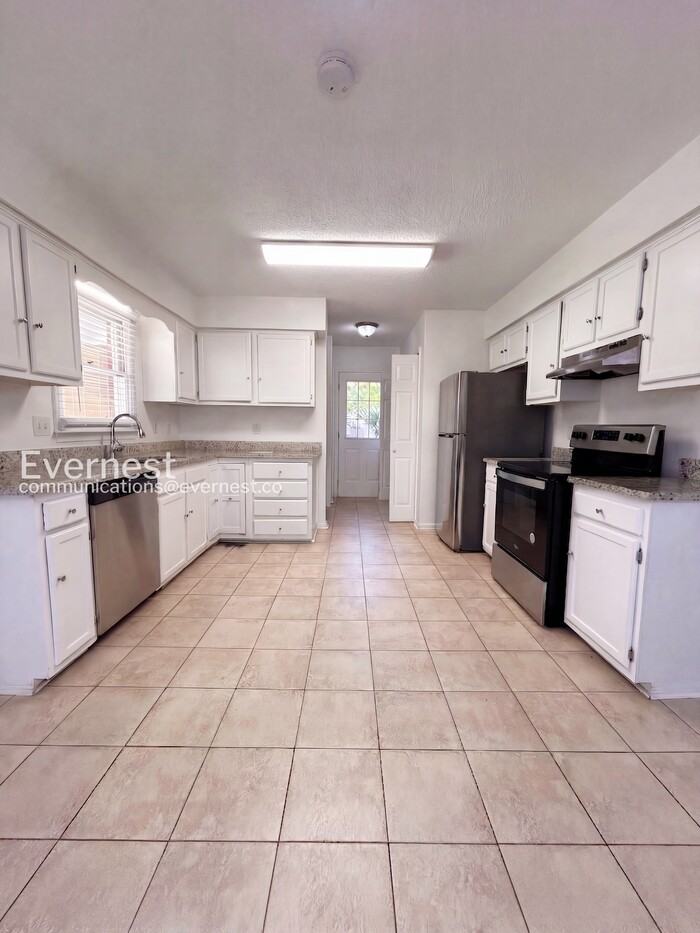 3101 Amidon Dr - Photo 5 of 30