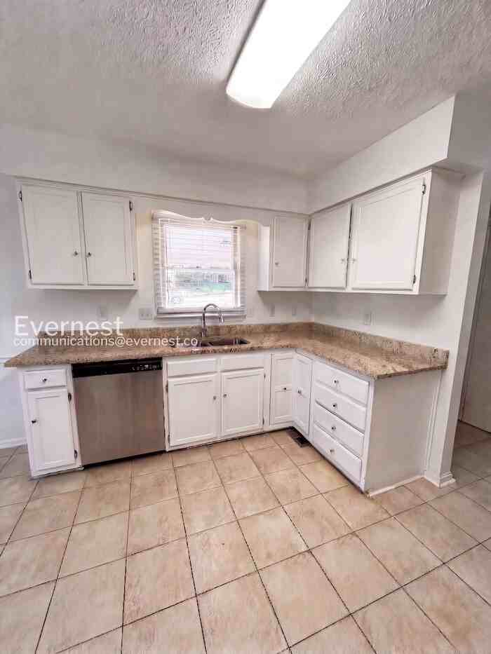 3101 Amidon Dr - Photo 7 of 30