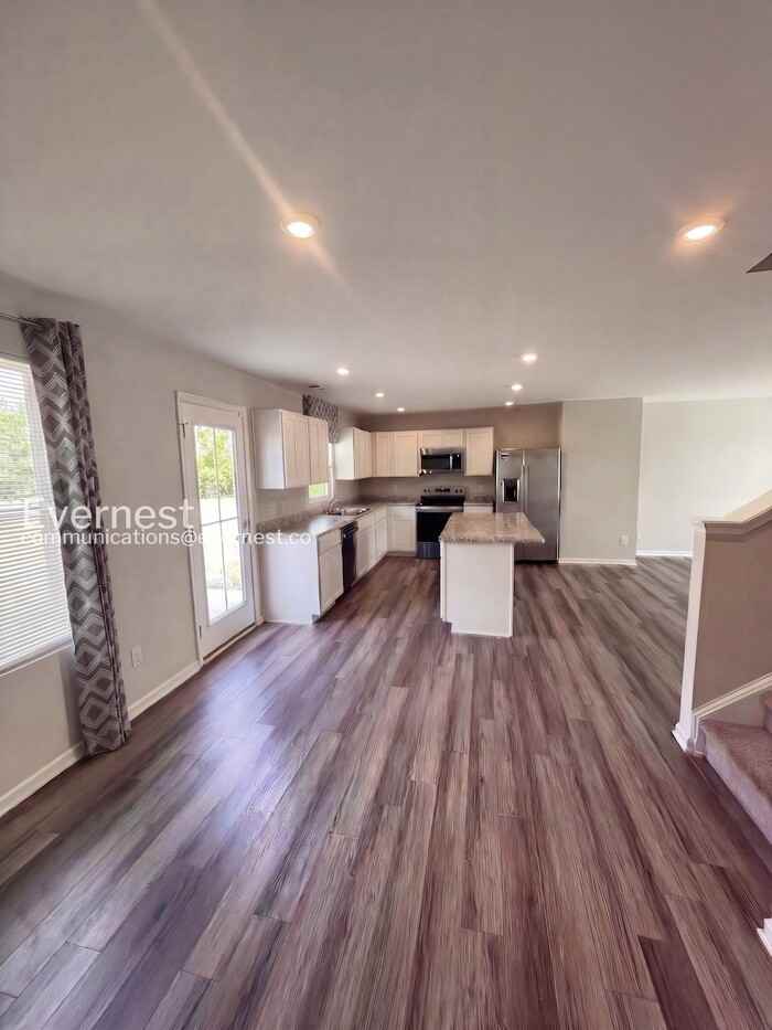 1016 Concord Springs Dr - Photo 3 of 34