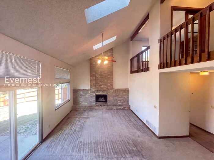 4930 Sprangler Dr - Photo 5 of 25