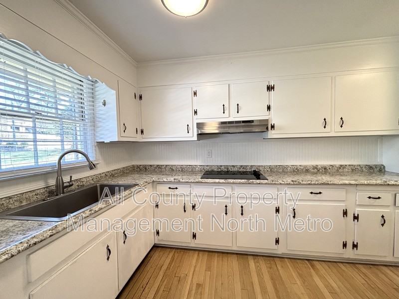 1273 Becket Dr Ne - Photo 5 of 19