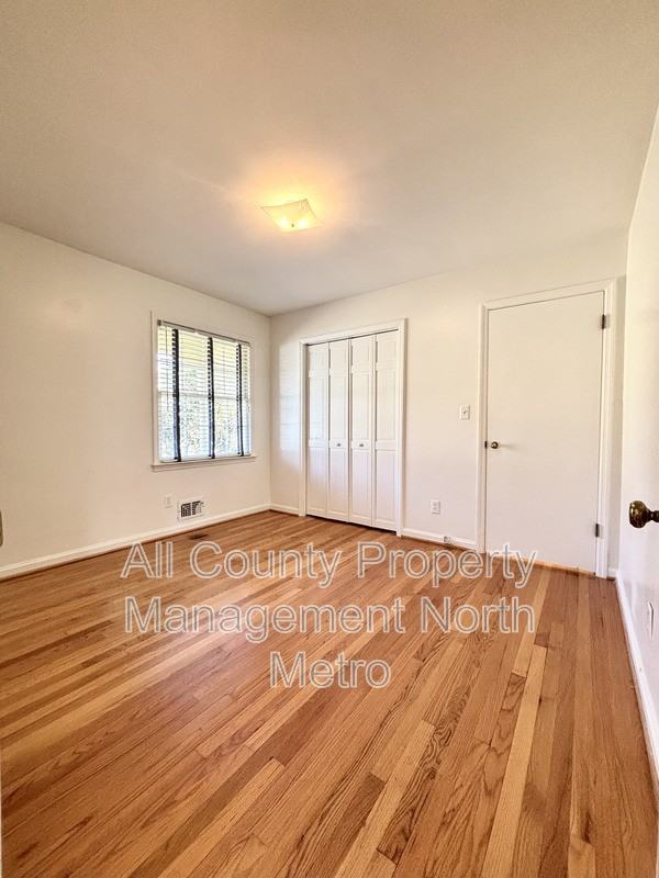 1273 Becket Dr Ne - Photo 7 of 19