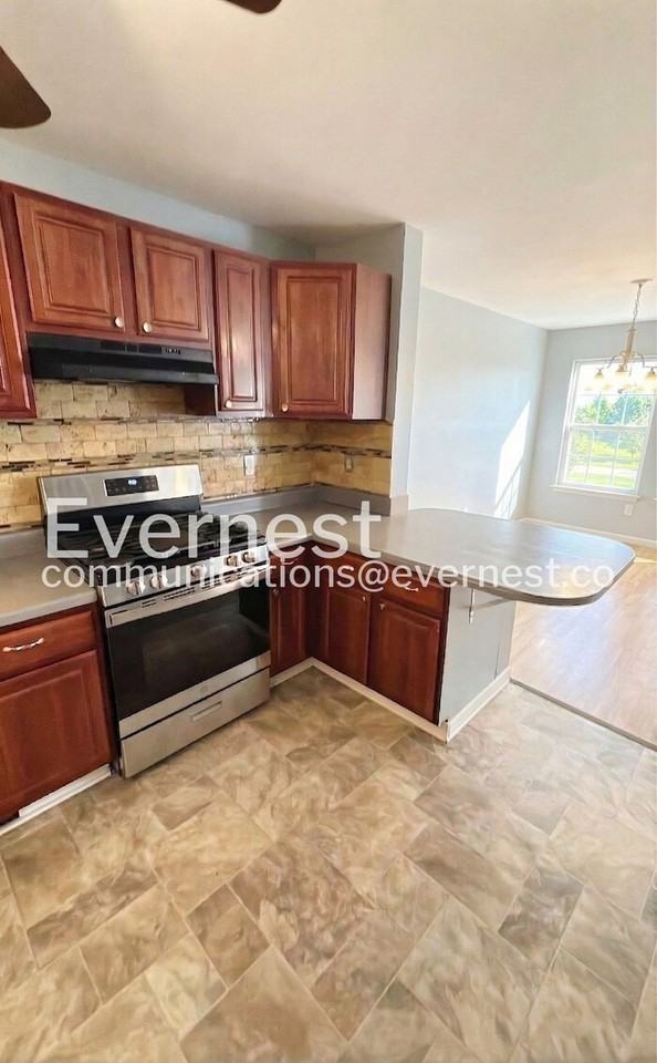 2167 Edmund Ave - Photo 3 of 22