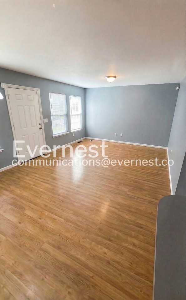 2167 Edmund Ave - Photo 5 of 22