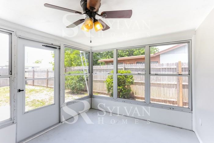 11015 Harding Dr - Photo 7 of 16