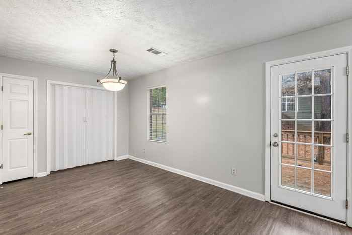 207 Antebellum Ct - Photo 6 of 19