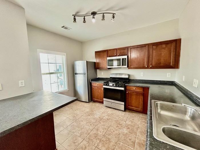 1042 Prestwyck Ct - Photo 2 of 29