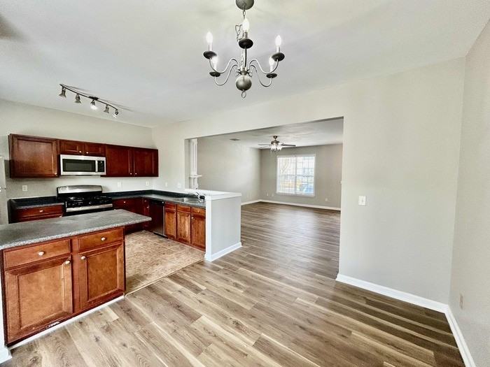 1042 Prestwyck Ct - Photo 4 of 29