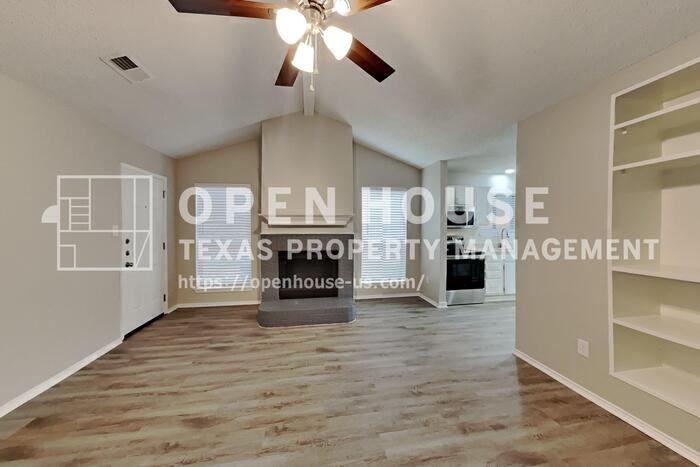 1205 Stone Creek Dr - Photo 4 of 20