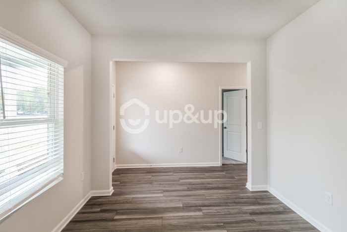 Heard Ln - Photo 6 of 17