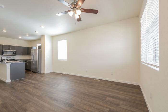 13416 Oneida Ln - Photo 4 of 17