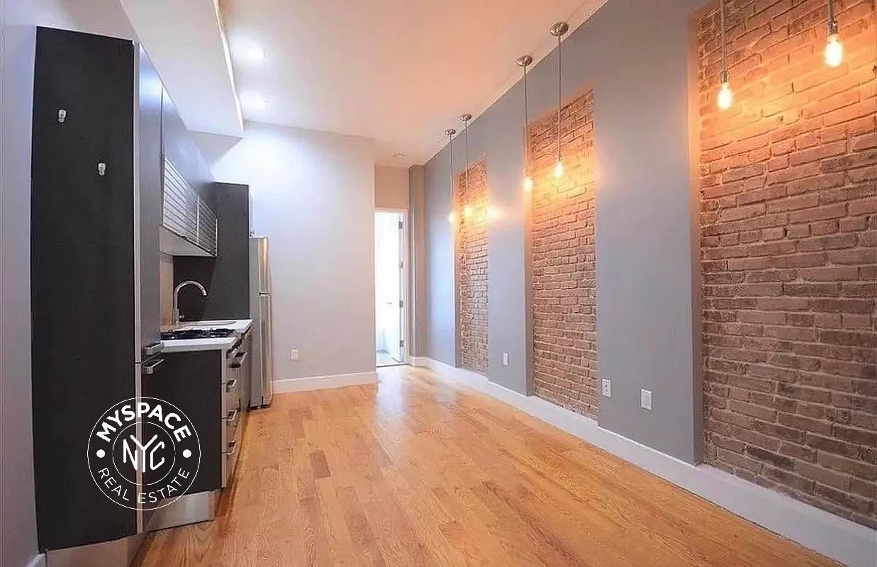 321 Putnam Ave #2R - Photo 2 of 15