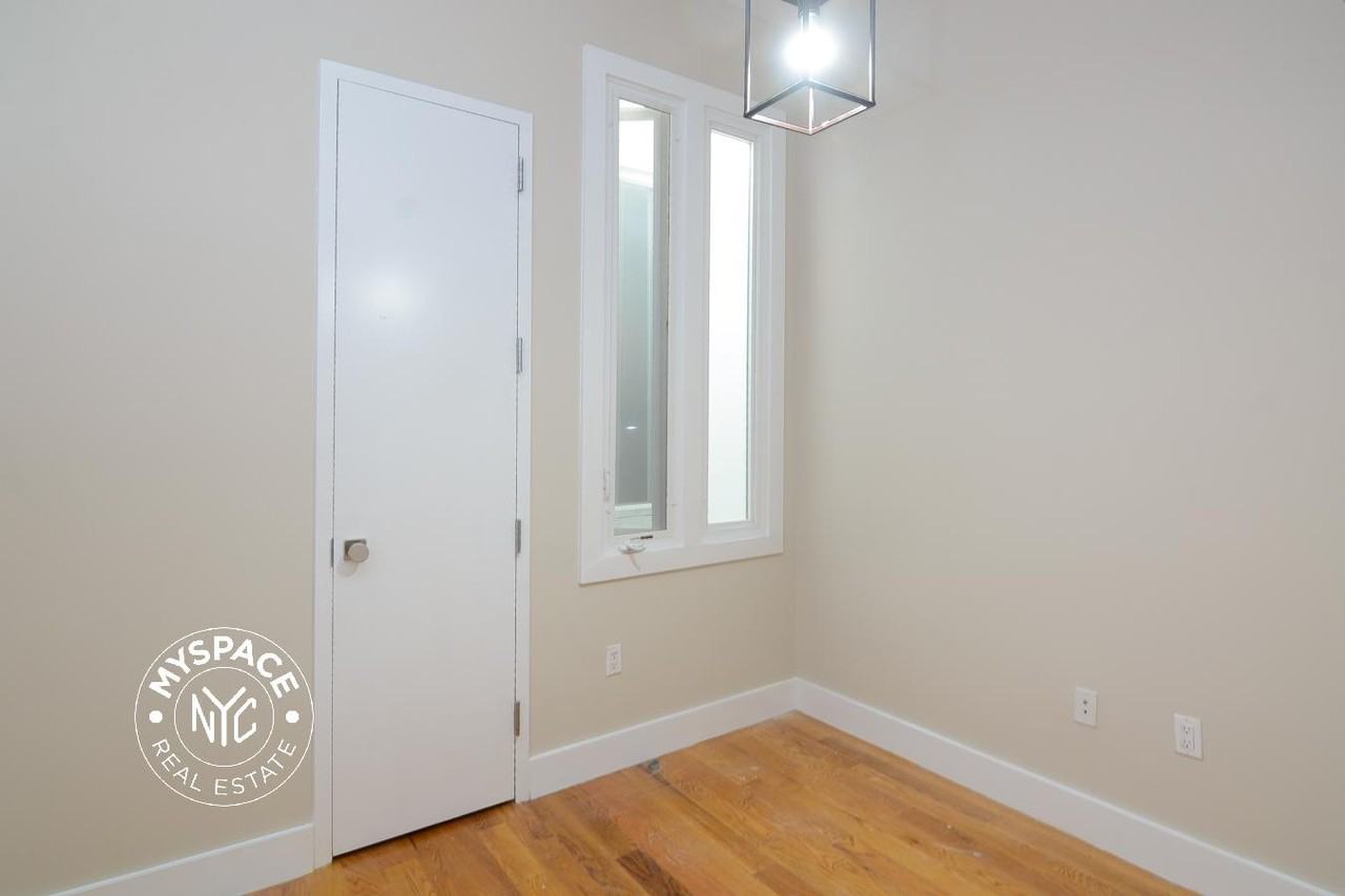 321 Putnam Ave #2R - Photo 3 of 15