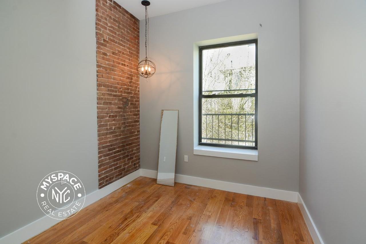 321 Putnam Ave #2R - Photo 5 of 15