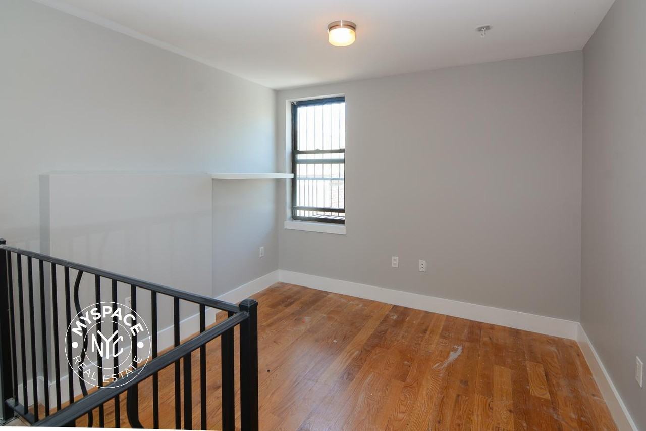 321 Putnam Ave #2R - Photo 6 of 15
