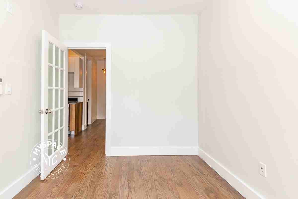 799 Ocean Ave #3A - Photo 6 of 13